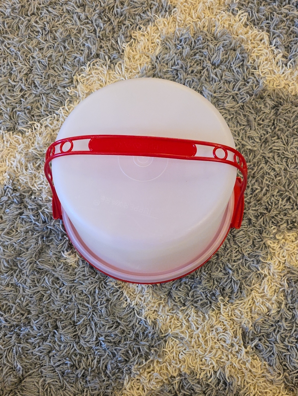 Tupperware Red-Accented White Cake Carrier with Secure Handle